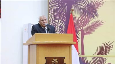 محافظ الوادي الجديد يشهد احتفالية تكريم أُسر الشهداء ومصابي العمليات الحربية