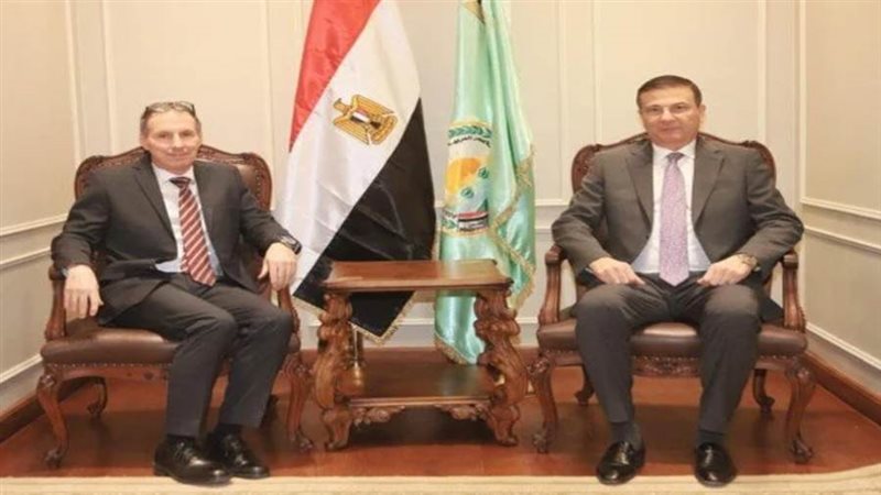 وزير الزراعة يبحث