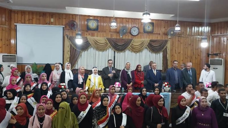 جانب من الندوة