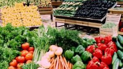 انخفاض جديد في الطماطم وارتفاع البصل.. أسعار الخضروات اليوم 