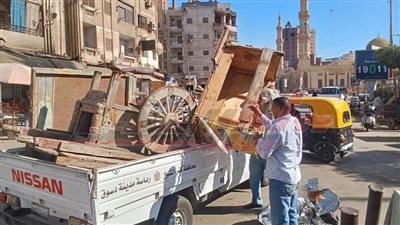 رفع الإشغالات ومنع الظواهر العشوائية بشوارع دسوق في كفر الشيخ 