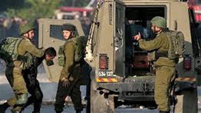 الاحتلال الإسرائيلي يعتقل 15 فلسطينيا من الضفة الغربية