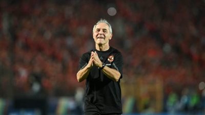 كولر يحاضر لاعبي الأهلي استعدادًا لموقعة العين ويبدأ تجهيز المصابين