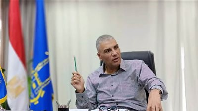   محافظ أسوان يوجه بالإسراع بمعدلات إنجاز طلبات التقنين وإدارج غير الجادين