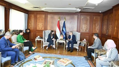 الفريق أسامة ربيع يبحث التعاون الثنائي مع وزيرة الشحن القبرصي