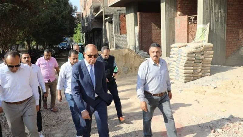 محافظ المنيا خلال