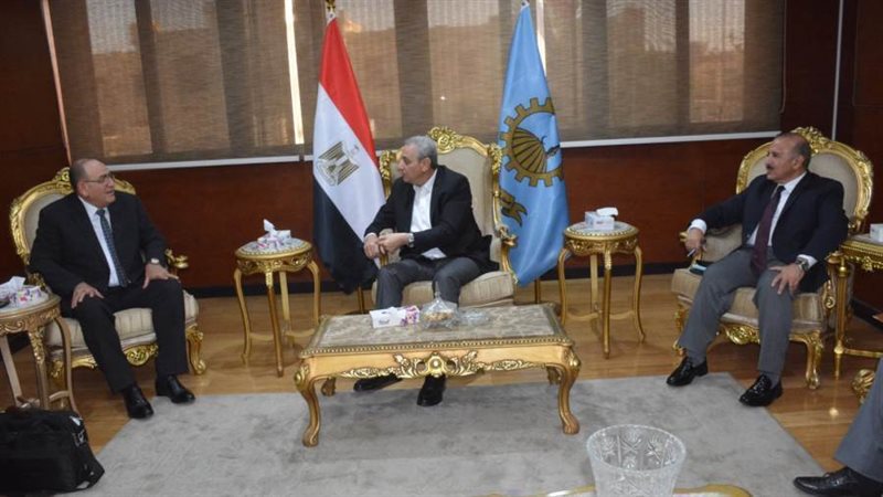 محافظ الغربية خلال