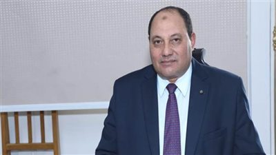 نائب وزير الزراعة يؤكد الحرص على استثمار العقول المبدعة والتكنولوجيا لمواجهة التحديات