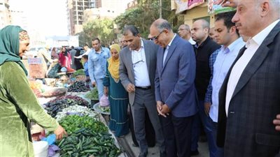 محافظ المنيا يقود حملة تفتيشية مكبرة على المخابز والأسواق ببني مزار