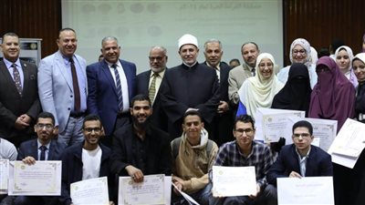 رئيس جامعة الأزهر يكرم الفائزين بمسابقة القراءة الحرة ويحث الطلاب على الجد والاجتهاد