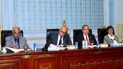 عبد اللطيف: حل أزمة الكثافات بنسبة ٩٩٪ والعجز بنسبة٩٠٪