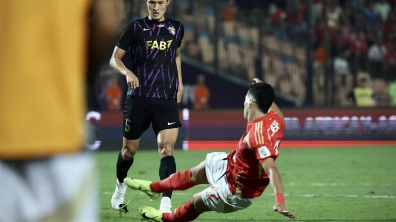 الأهلي والعين