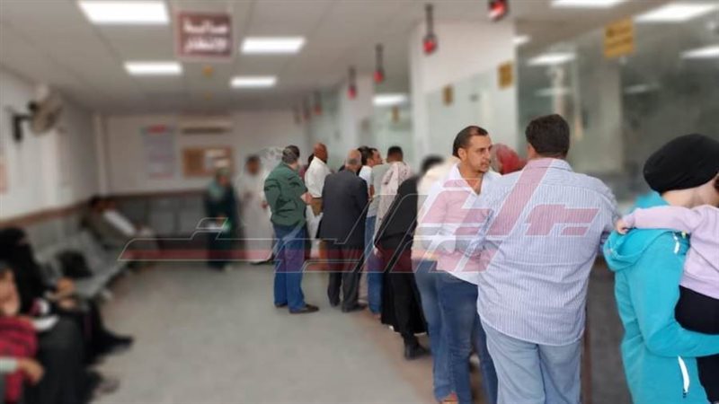 توافد المواطنين علي