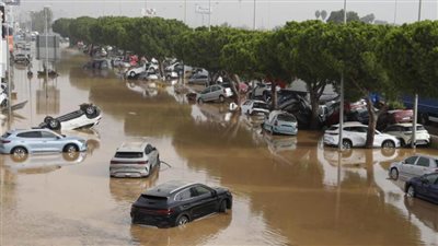 ارتفاع عدد ضحايا السيول العارمة التي اجتاحت شرق إسبانيا إلى 140 قتيلا