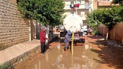 رفع مخلفات الأمطار وتطهير بيارات الصرف الصحي بكفر الشيخ