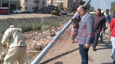 بتكلفة 2 مليون جنيه .. تركيب 99 عمود إنارة ببيلا في كفر الشيخ