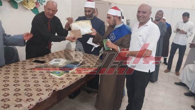 خلال التكريم