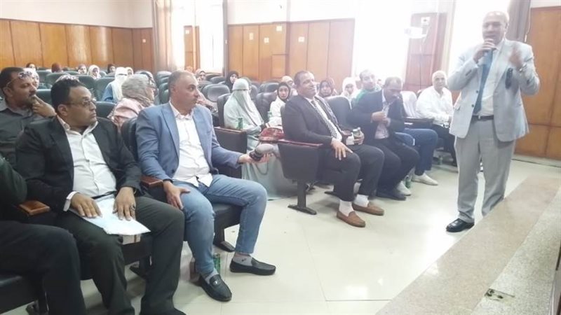 جانب من جلسة التشاور