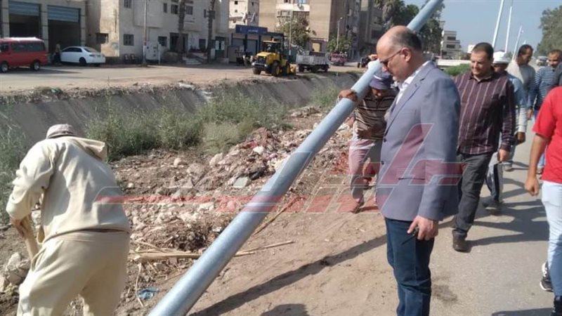 أعمدة الإنارة