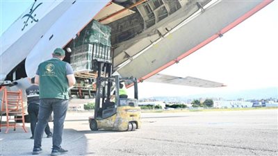الجسر الجوي الإغاثي إلى لبنان يتواصل بمغادرة الطائرة الإغاثية الـ18