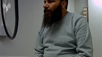 جيش الاحتلال ينفذ عملية خاصة داخل حدود سوريا ويعتقل مواطنا