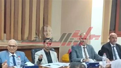 وكيل تعليم كفر الشيخ يجري إجراء مقابلات المتقدمين لوظائف التوجيه الفني