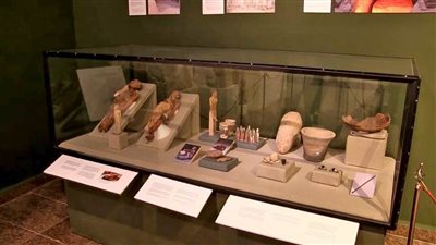 جامعة سوهاج تشارك في افتتاح معرض مقتنيات مقبرة 