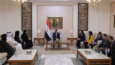 على هامش «المنتدى الحضري».. رئيس الوزراء يلتقي وزيرة التنمية الاجتماعية القطرية