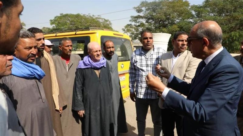 محافظ المنيا خلال