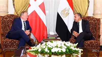 وزير الخارجية يبحث مع نظيره الدنماركي سبل تعزيز العلاقات بين البلدين