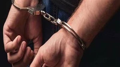 ضبط عنصر إجرامي بحوزته كمية من المواد المخدرة والأسلحة النارية 