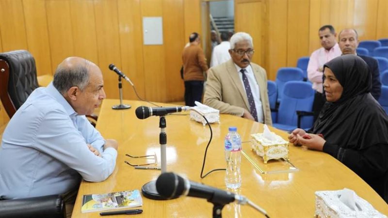 محافظ المنيا خلال