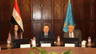 رئيس جامعة الإسكندرية يستقبل وفد هيئة الفولبرايت لبحث سبل التعاون بين الجانبين