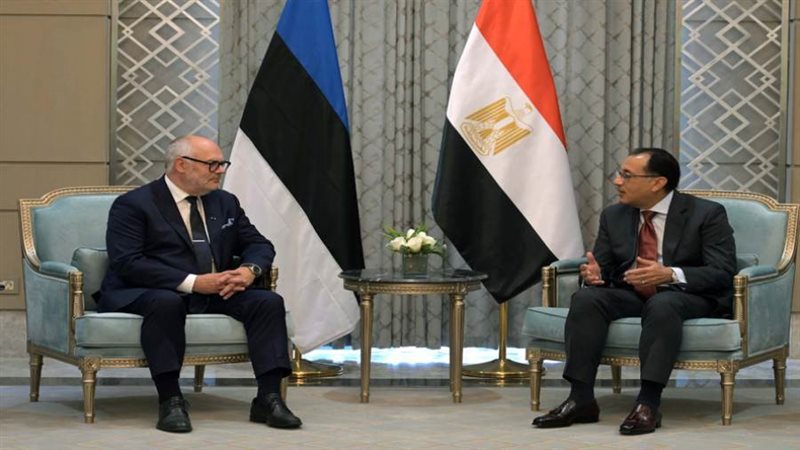 رئيس الوزراء يستقبل