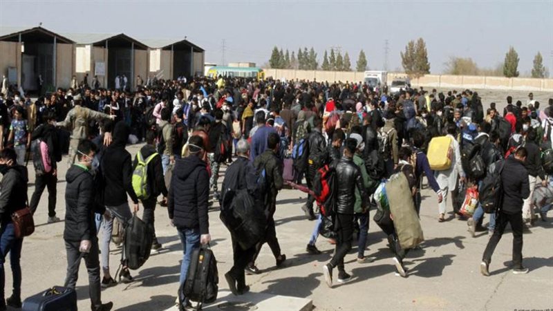 مهاجر لدول أخرى