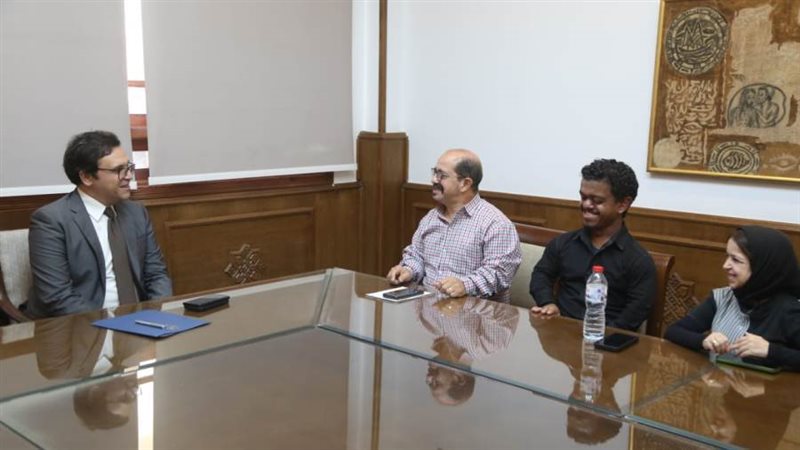 وزير الثقافة يلتقي