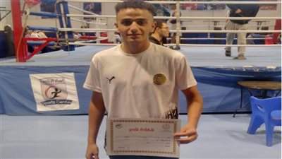 محافظ بني سويف يُهنئ مسؤولي التعليم بفوز الطالب خالد كمال بالمركز الثالث في الملاكمة