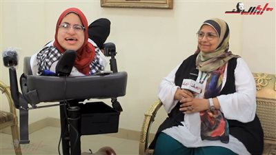 والدة أحد نجوم 