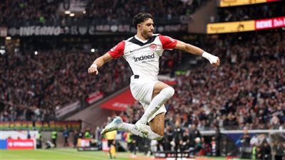 عاجل| الفرعون يقود الهجوم .. فرانكفورت يتسلح بـ مرموش أمام شتوتجارت