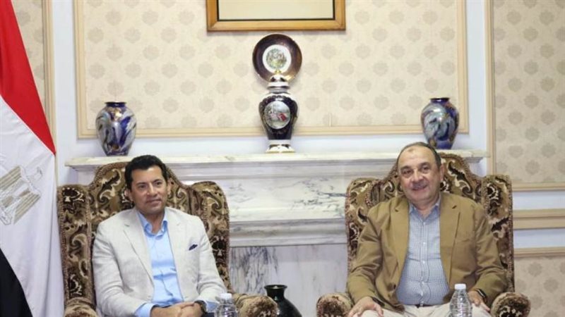 وزيرا قطاع الأعمال