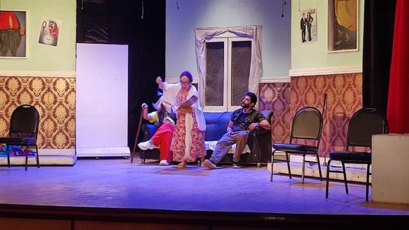 فاصل من العرض المسرحي