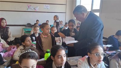 وكيل تعليم البحيرة يتابع الانضباط الإداري وانتظام حضور الطلاب بمدارس المحمودية