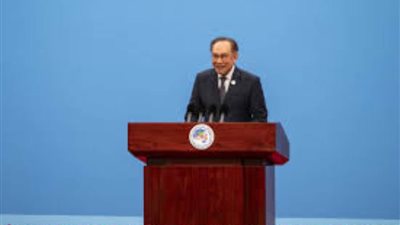 رئيس الوزراء الماليزي بالقمة العربية: علينا وقف المجزرة التي ترتكبها إسرائيل في غزة ولبنان