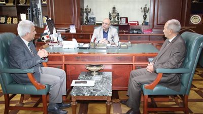 محافظ بني سويف يناقش مع مستشار الري جهود لجنة تحصيل مستحقات الدولة