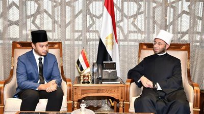 وزير الأوقاف يستقبل رئيس الجمعية المحمدية بسنغافورة 