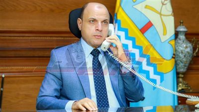 محافظ كفر الشيخ يطمئن على حالة الكابتن محمد شوقي لاعب فريق القدم