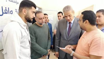 الكشف على 1070 حالة فى قافلة طبية بمستشفى سفاجا المركزى |صور