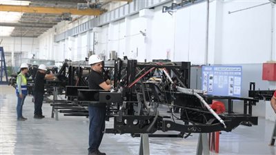 رئيس الوزراء يشهد احتفالا ببدء الإنتاج والتشغيل بشركة 