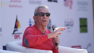 بالصور.. محمود حميدة يكشف عن 