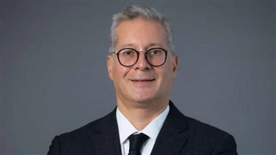 بدوي يشارك العاملين بقطاع البترول الاحتفال بعيد البترول  